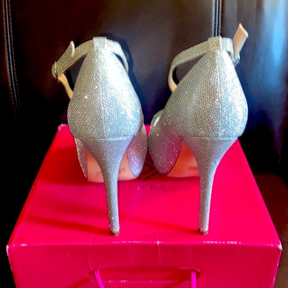 Silver High Heels - Picture 5 of 7
